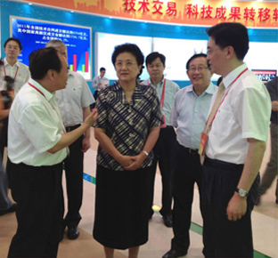 中共第十八届中央委员，青海省委书记骆惠宁视察